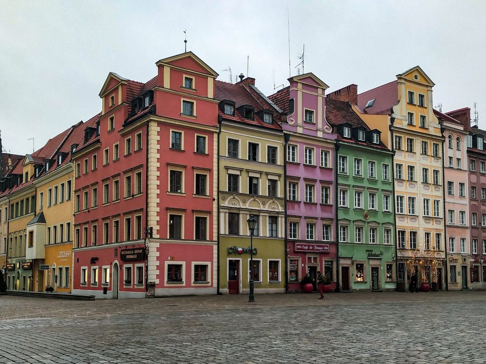 Kamienice we Wrocławiu w okolicy restauracji